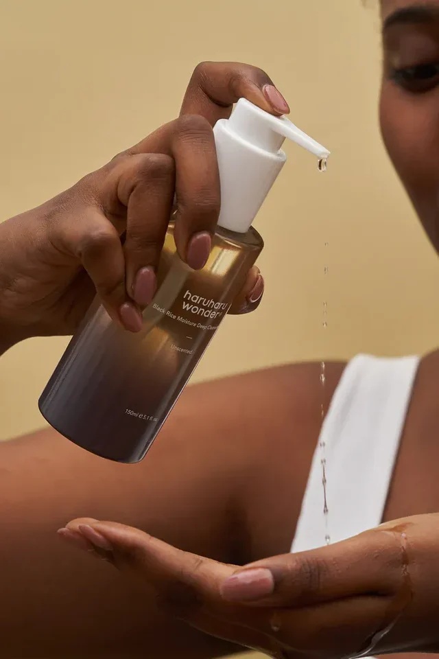 Haruharu Wonder Black Rice Cleansing Oil: A Complete Review